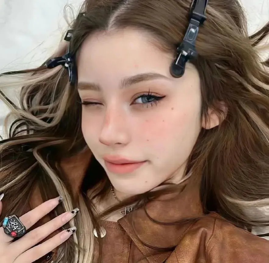 穿越橄榄树林